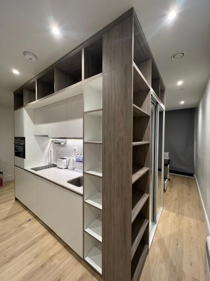London Heathrow Airport Apartment Voyager House Terminal 12345 - Ev Electric And Parking Available Хитроу Экстерьер фото